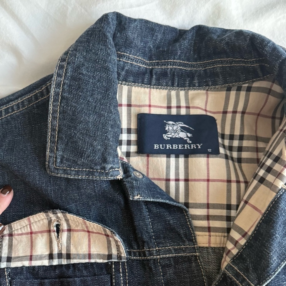 Burberry kid Vest denim jean Jacket 12T blue (one button missing) - Picture 4 of 7